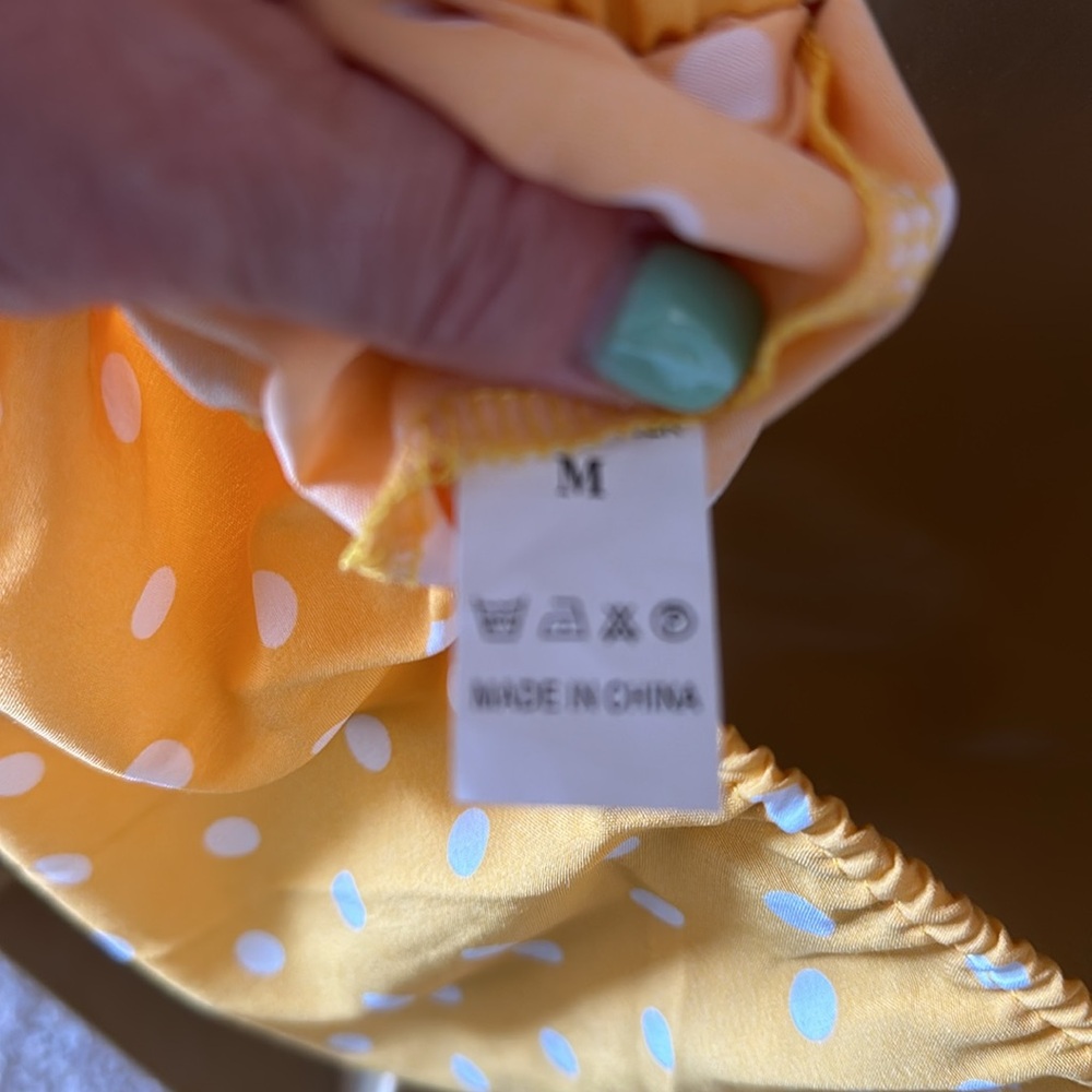 Yellow and white polkadot halter top peplum style - Picture 3 of 3
